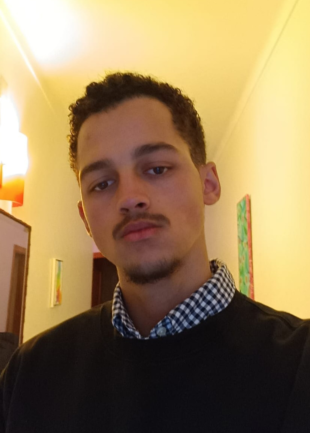 Modelo profissional CO014, masculino, 1.78 de altura, de Coimbra - Agência SVRP