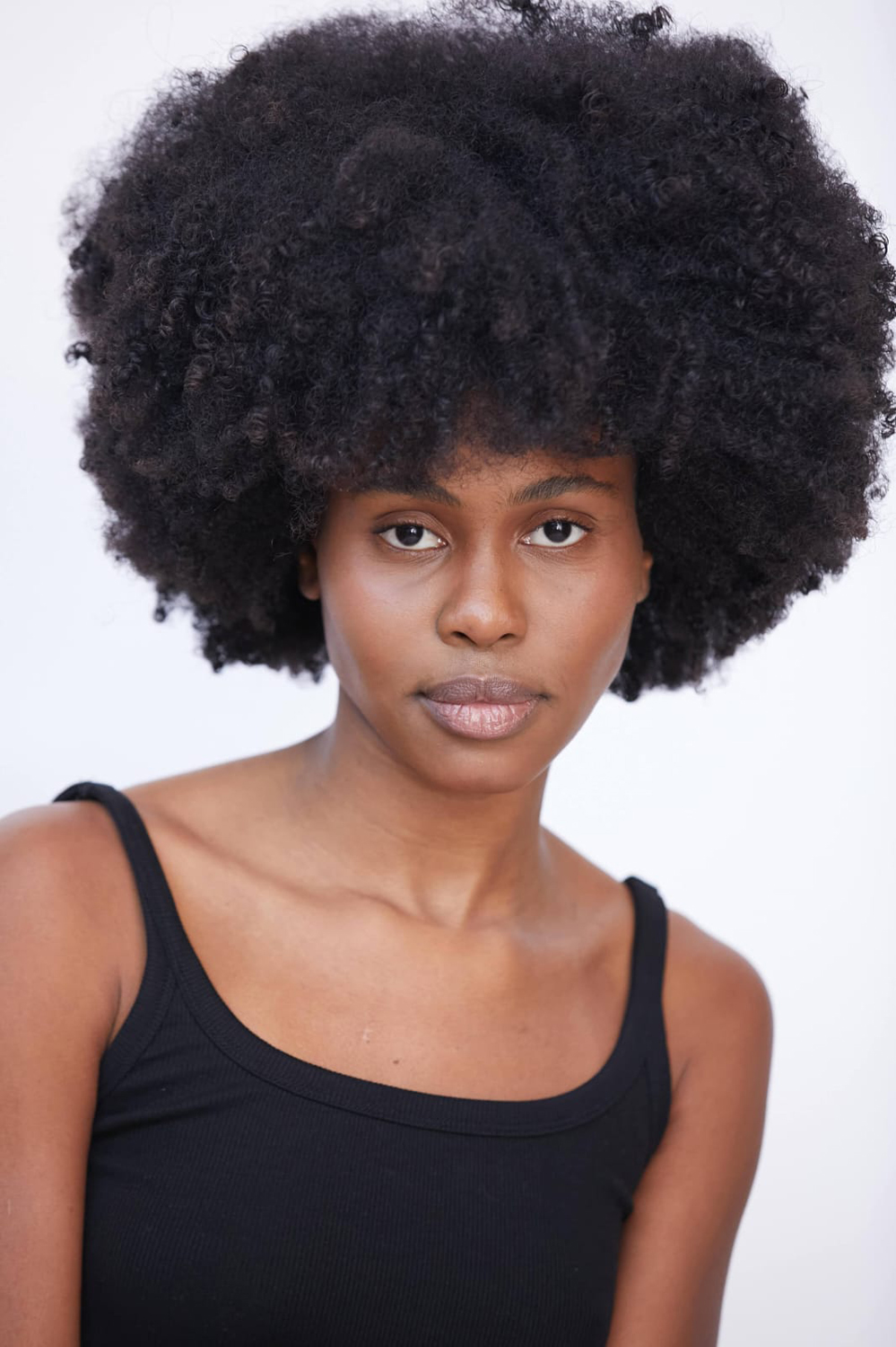 Modelo profissional CO018, feminino, 1.77 de altura, de Coimbra - Agência SVRP