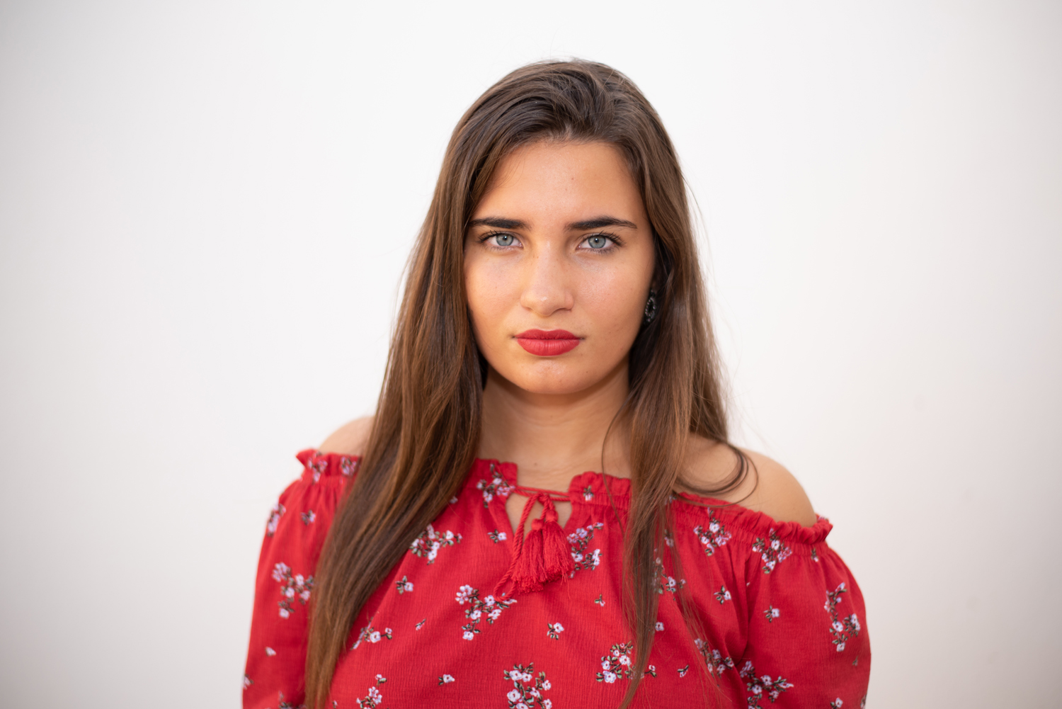 Modelo profissional FA006, feminino, 1.60 de altura, de Faro - Agência SVRP