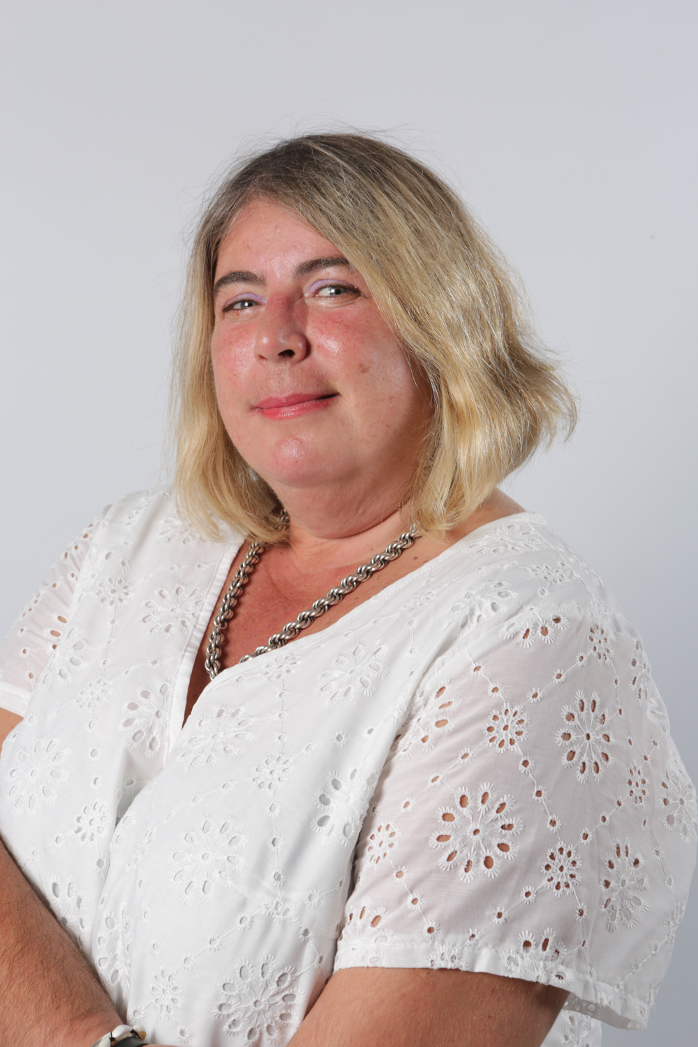 Modelo profissional FA010, feminino, 1.65 de altura, de Faro - Agência SVRP