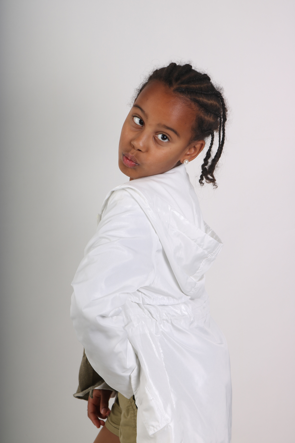 Modelo profissional LI030, feminino, 1.12 de altura, de Lisboa - Agência SVRP