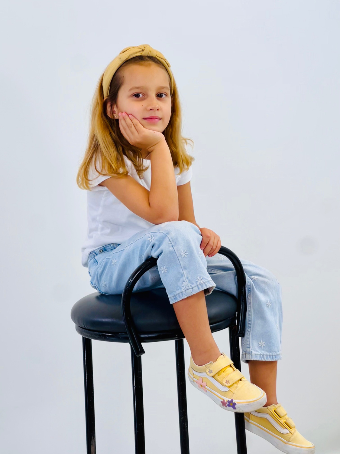 Modelo profissional LI034, feminino, 1.15 de altura, de Lisboa - Agência SVRP