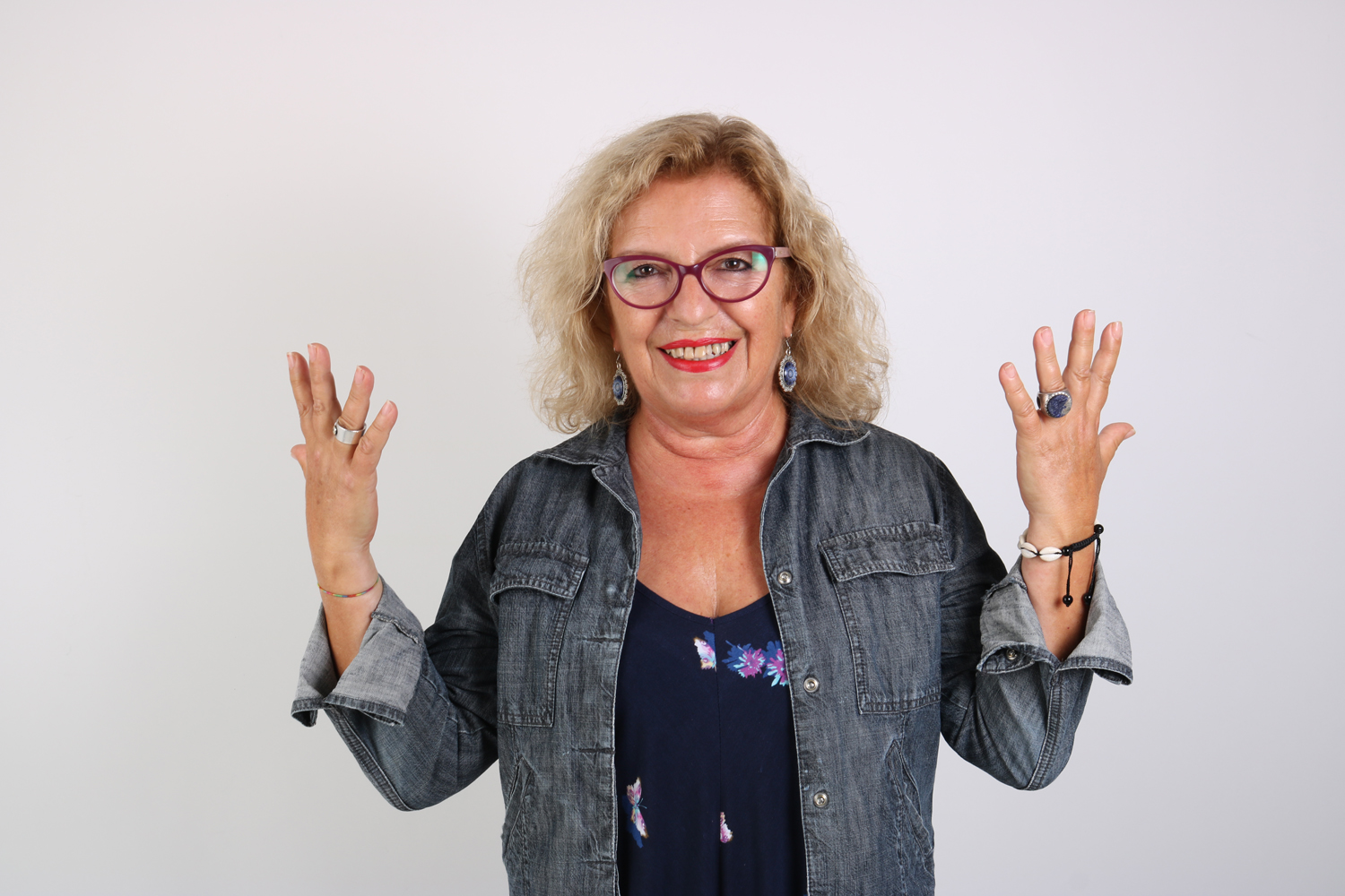 Modelo profissional LI058, feminino, 1.53 de altura, de Lisboa - Agência SVRP