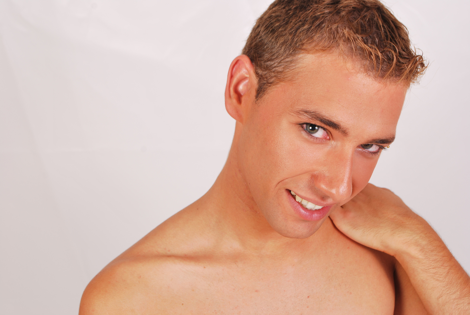 Modelo profissional LI075, masculino, 1.69 de altura, de Lisboa - Agência SVRP