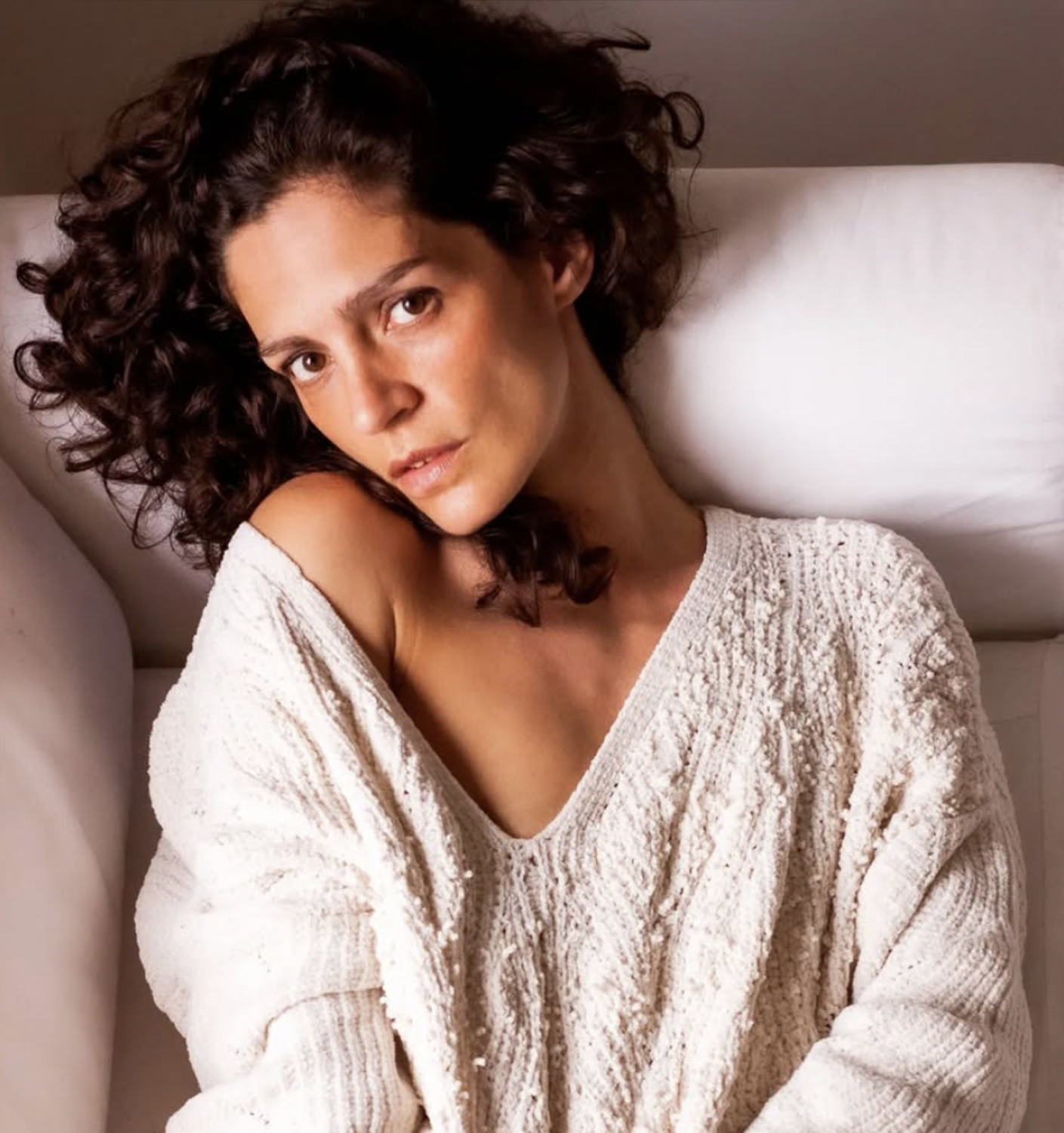 Modelo profissional LI085, feminino, 1.64 de altura, de Lisboa - Agência SVRP