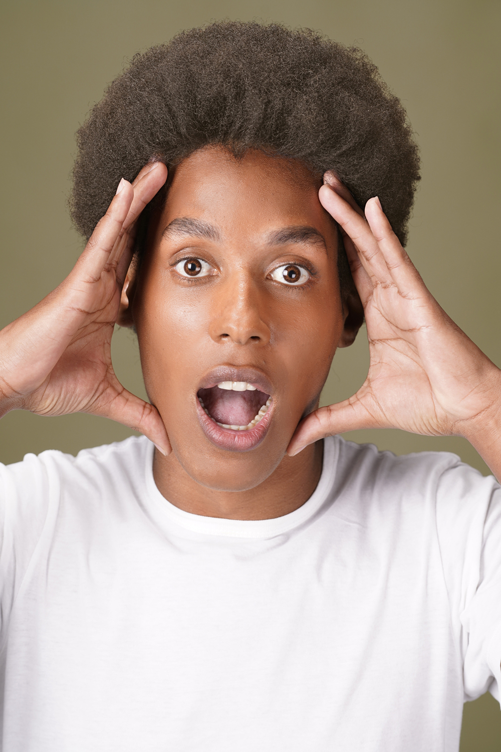 Modelo profissional LI178, masculino, 1.86 de altura, de Lisboa - Agência SVRP