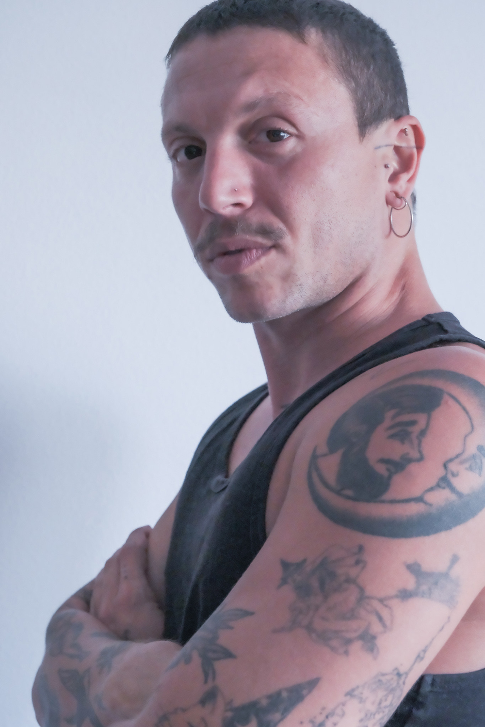 Modelo profissional LI197, masculino, 1.79 de altura, de Lisboa - Agência SVRP