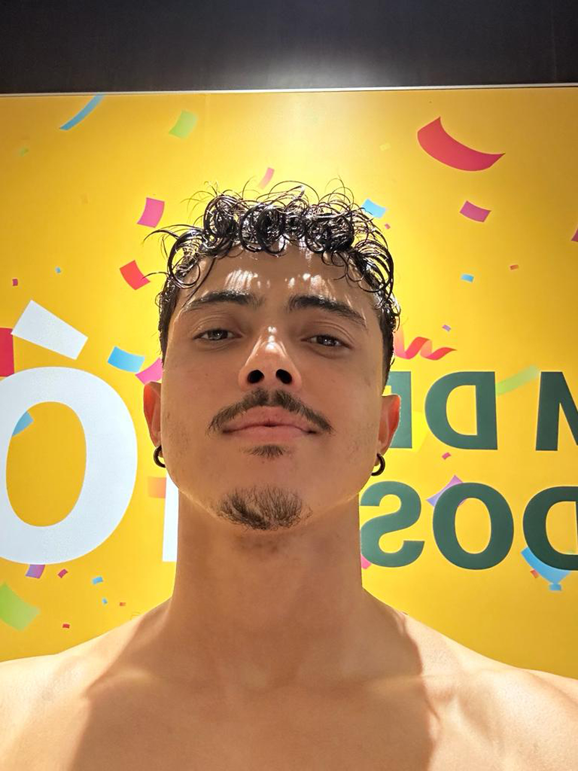 Modelo profissional LI231, masculino, 1.69 de altura, de Lisboa - Agência SVRP