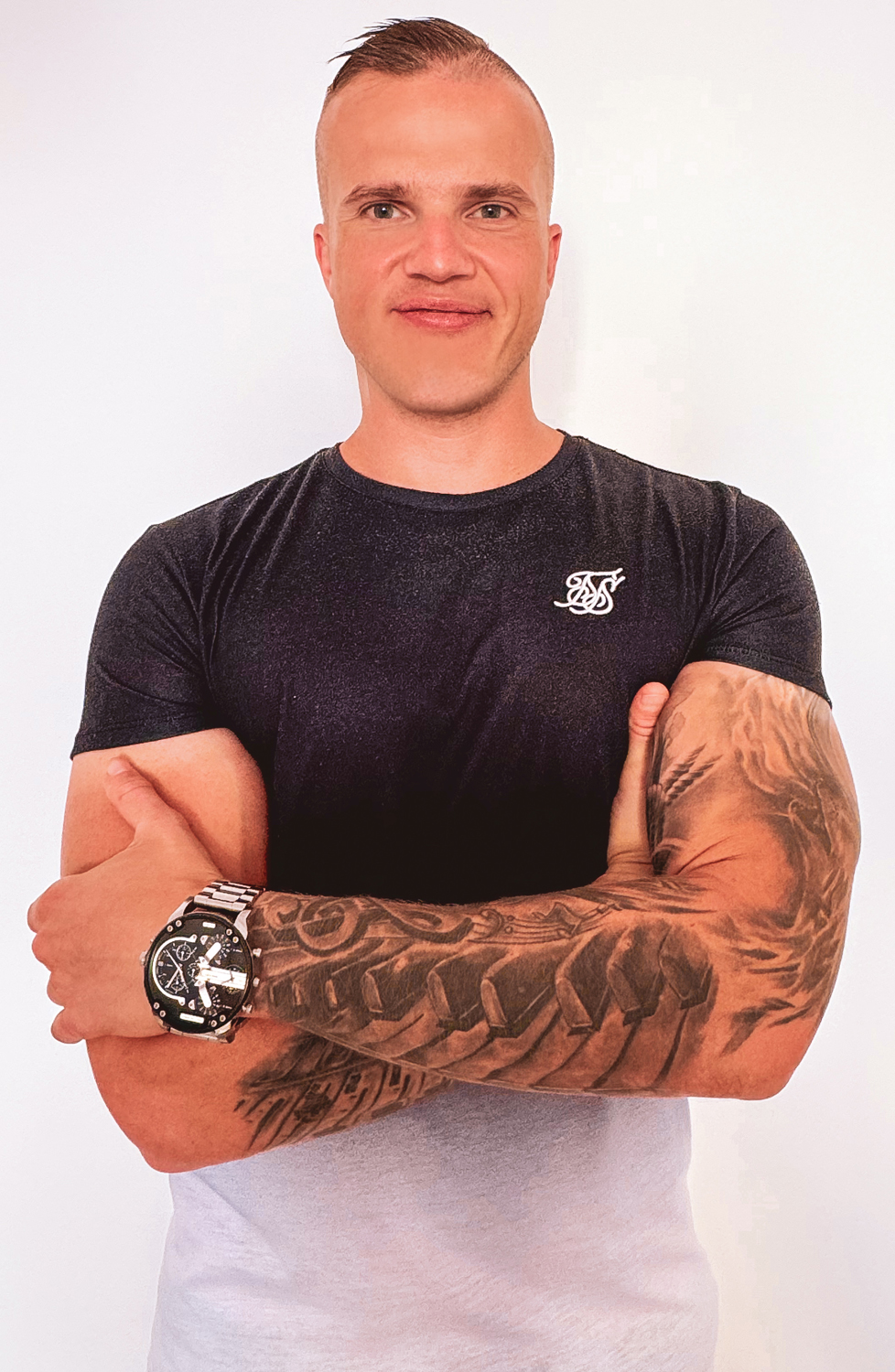 Modelo profissional LI232, masculino, 1.95 de altura, de Lisboa - Agência SVRP