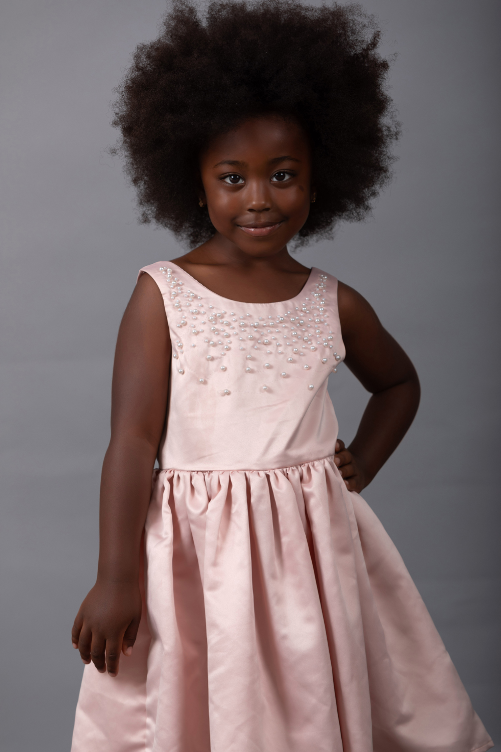 Modelo profissional LI234, feminino, 1.10 de altura, de Lisboa - Agência SVRP