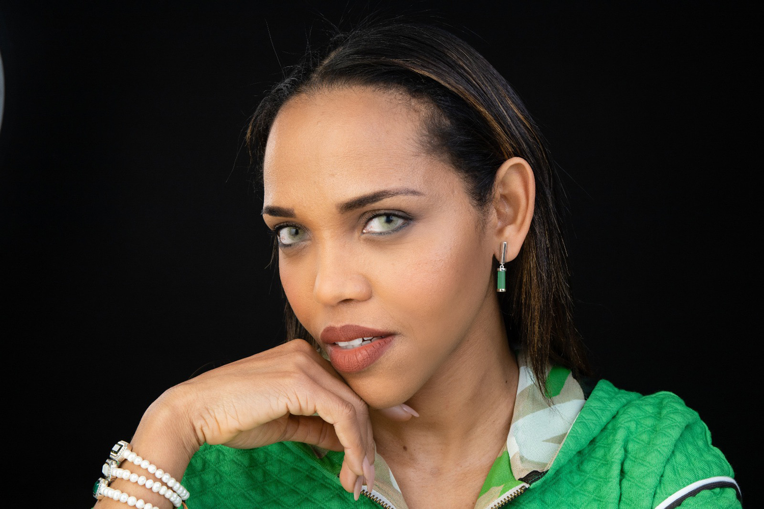 Modelo profissional PO006, feminino, 1.73 de altura, de Porto - Agência SVRP