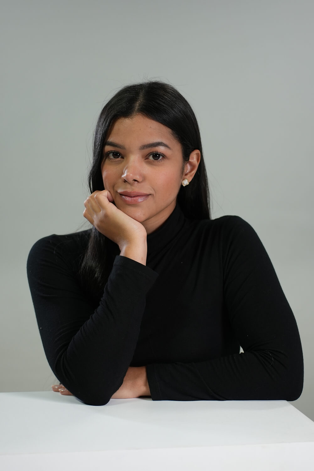 Modelo profissional PO007, feminino, 1.68 de altura, de Porto - Agência SVRP