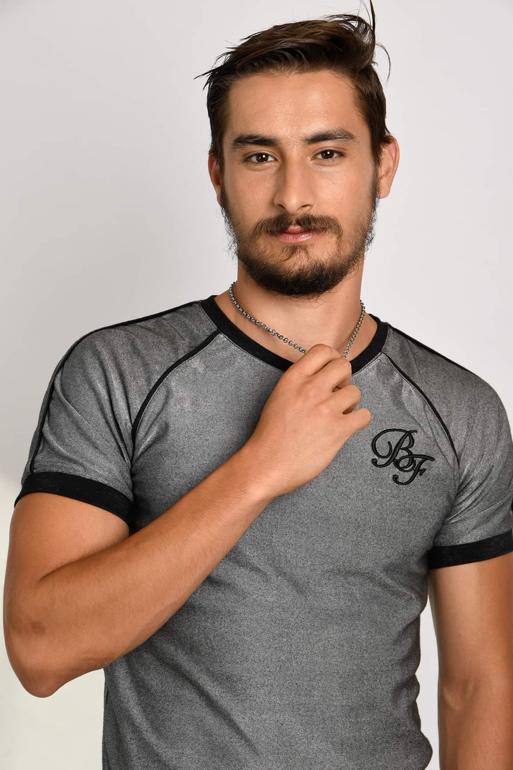 Modelo profissional PO055, masculino, 1.82 de altura, de Porto - Agência SVRP