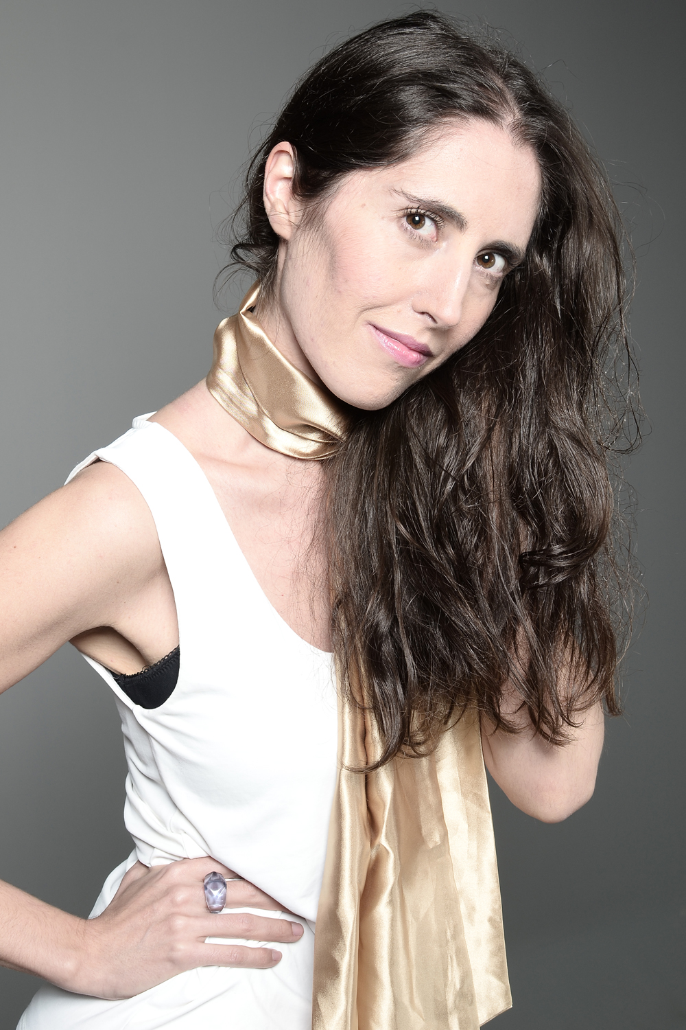 Modelo profissional PO061, feminino, 1.67 de altura, de Porto - Agência SVRP