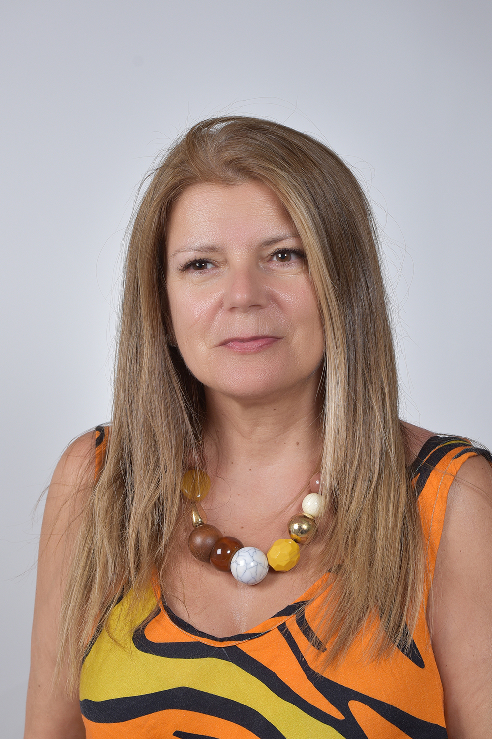 Modelo profissional PO069, feminino, 1.63 de altura, de Porto - Agência SVRP