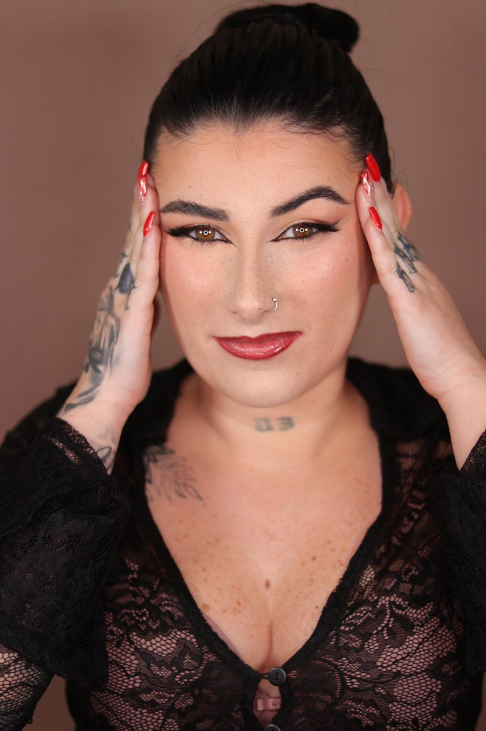 Modelo profissional PO075, feminino, 1.50 de altura, de Porto - Agência SVRP