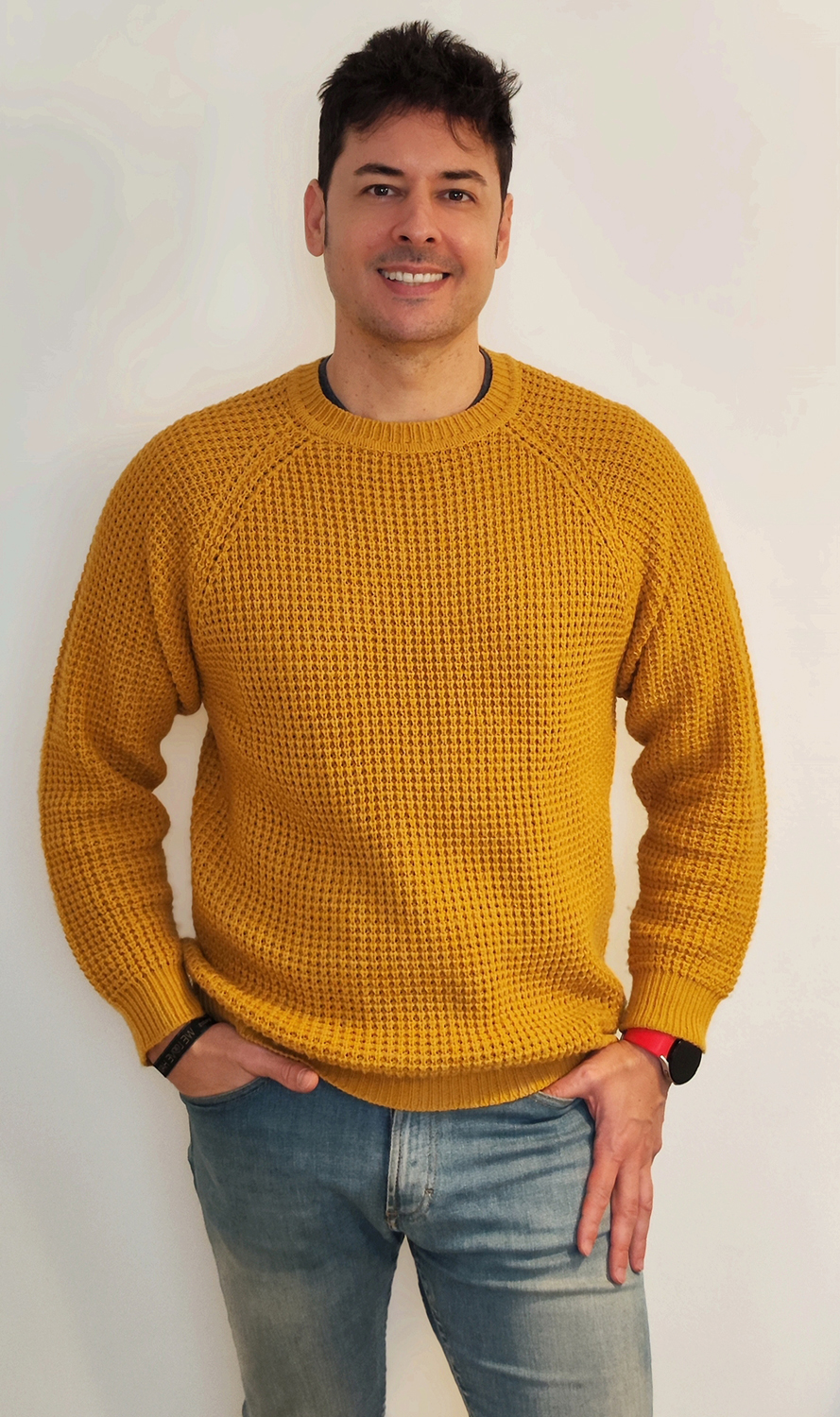 Modelo profissional VR003, masculino, 1.83 de altura, de Vila Real - Agência SVRP